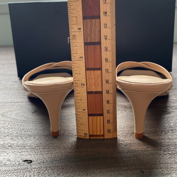 Patent leather nude mules - Picture 4 of 5